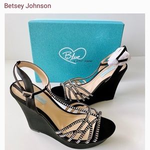New in box- Betsey Johnson SB EMBER in BLACK. Sz 7. From Nordstrom